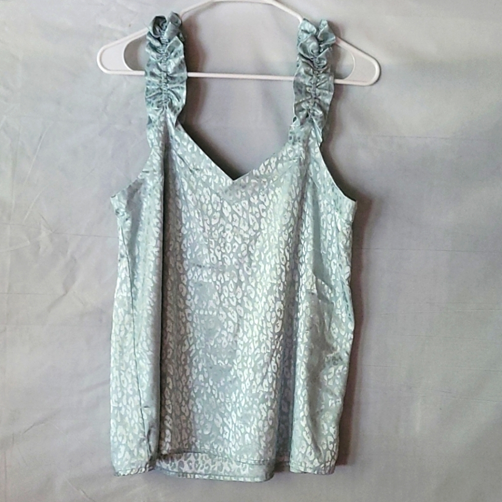 Boutique style shirt Brand Entro